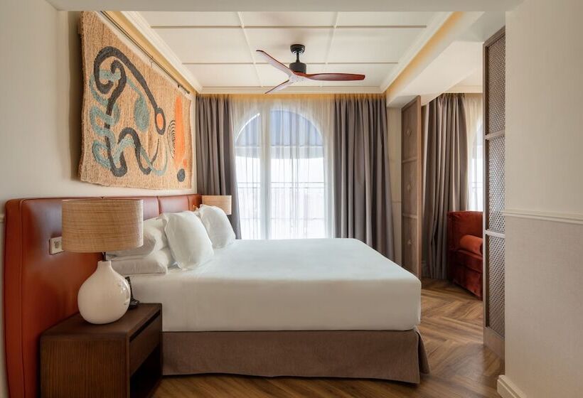 اتاق پرمیوم, Only You Hotel Sevilla