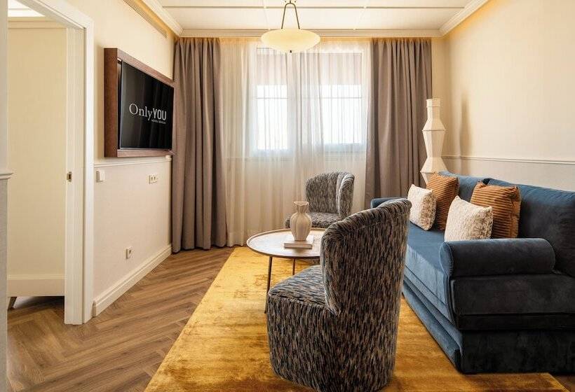 سوییت جونیور لوکس, Only You Hotel Sevilla
