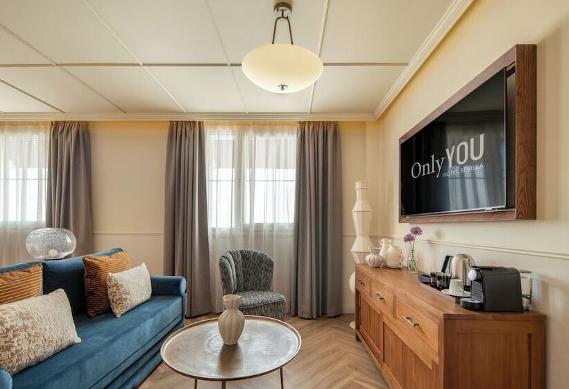 سوییت جونیور لوکس, Only You Hotel Sevilla