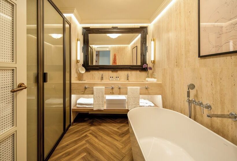 سوییت جونیور اجرایی, Only You Hotel Sevilla