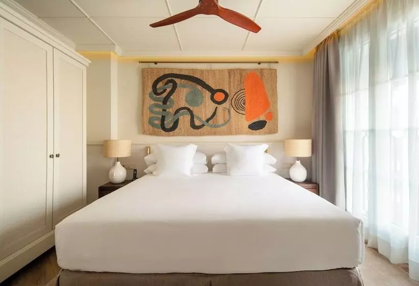 سوئیت جونیور پریمیوم, Only You Hotel Sevilla