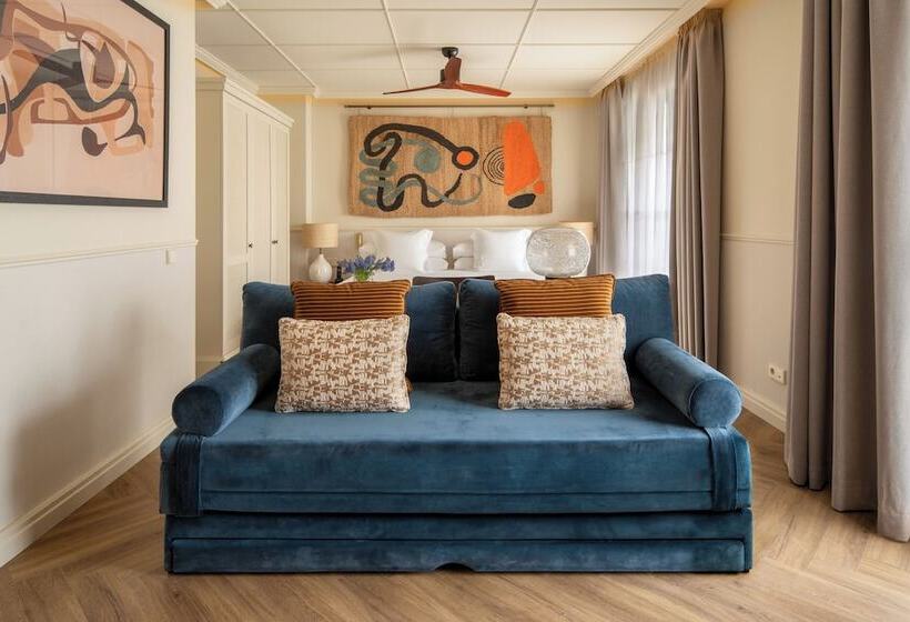 سوئیت جونیور پریمیوم, Only You Hotel Sevilla