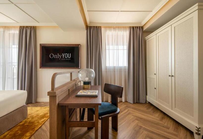 سوییت جونیور, Only You Hotel Sevilla
