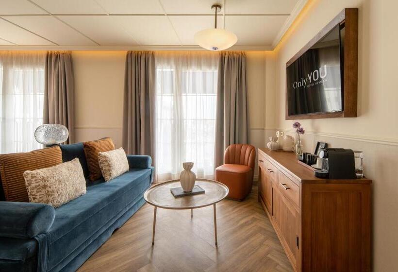 سوییت اجرایی, Only You Hotel Sevilla