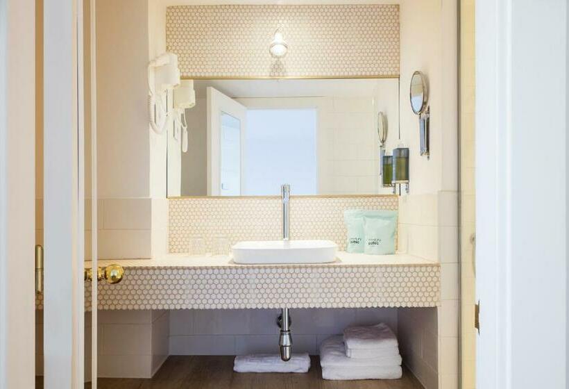 Номер Superior с Террасой, The 15th Boutique Hotel By Bondia Group