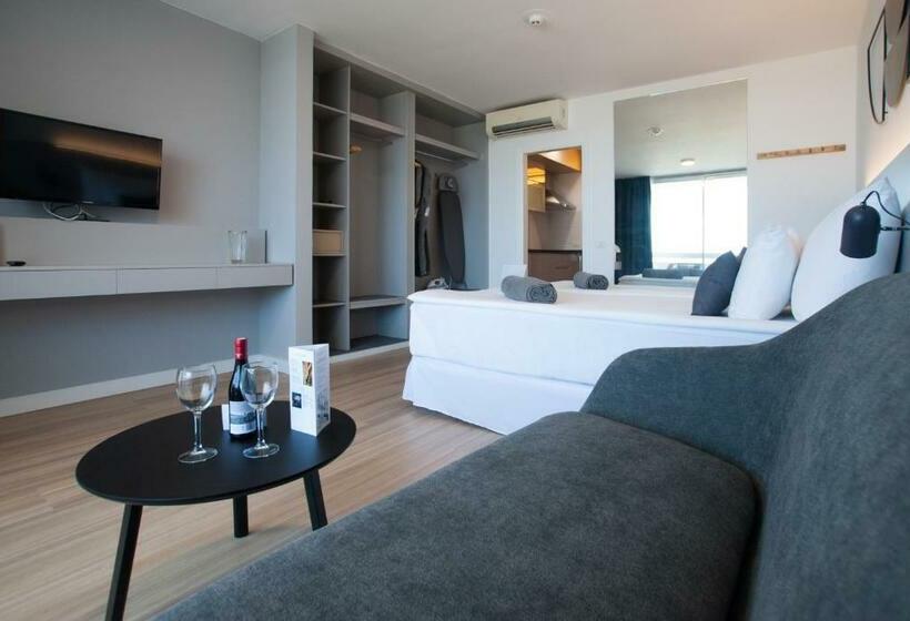 سوییت جونیور با چشمانداز استخر, Coral Suites & Spa - Adults Only