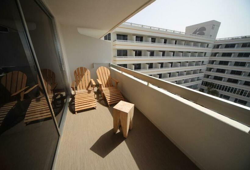 سوییت با چشمانداز استخر, Coral Suites & Spa - Adults Only