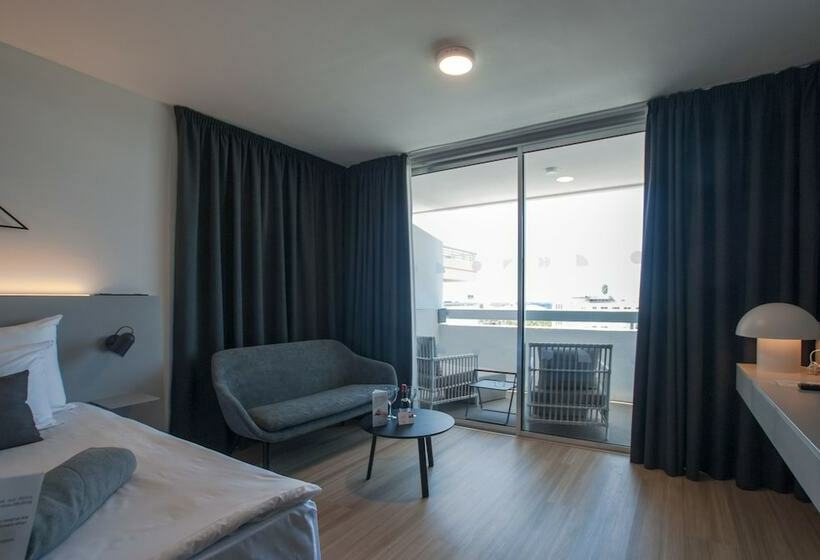 سوییت جونیور با چشمانداز استخر, Coral Suites & Spa - Adults Only