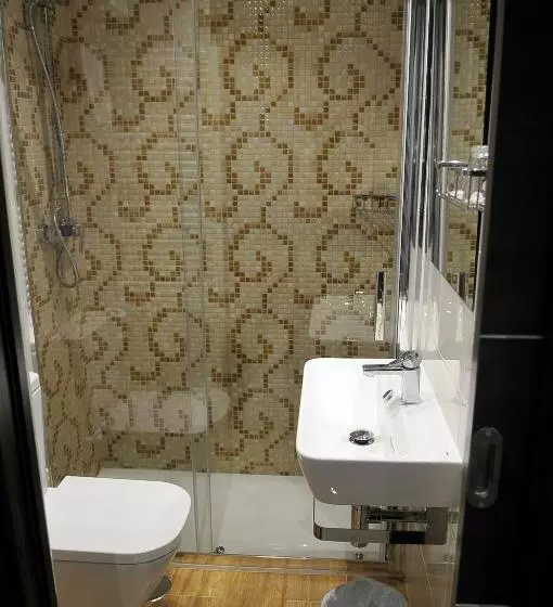 اتاق استاندارد یک نفره, Hostal Barcelona