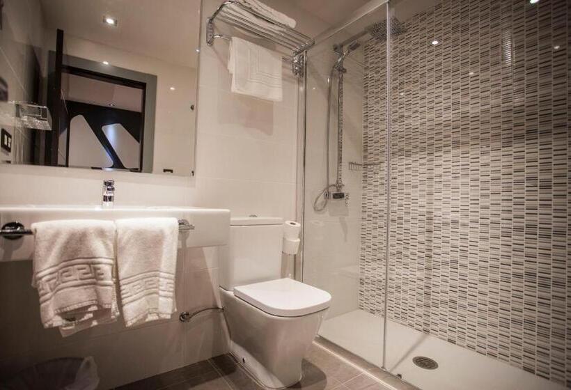 اتاق استاندارد سه نفره, Hostal Barcelona