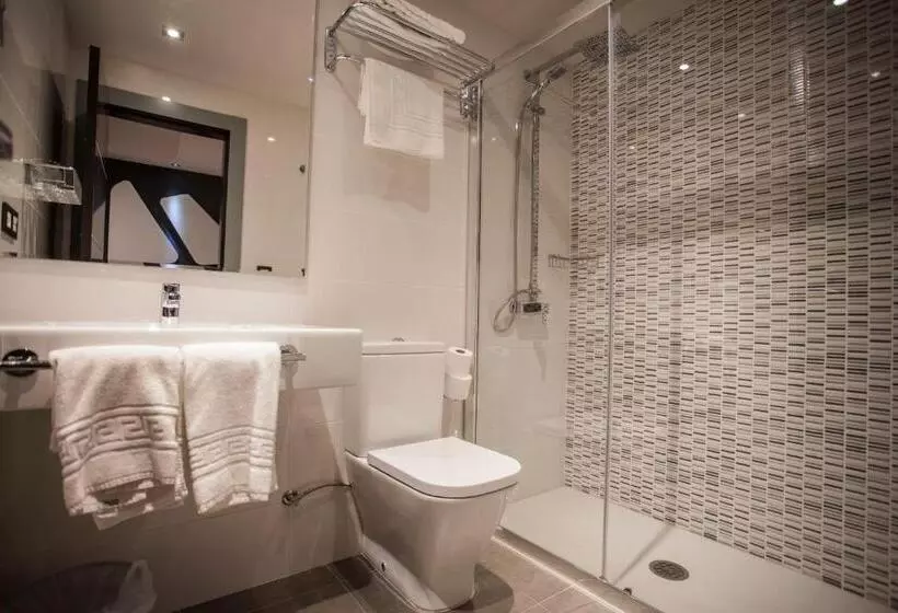 اتاق استاندارد سه نفره, Hostal Barcelona