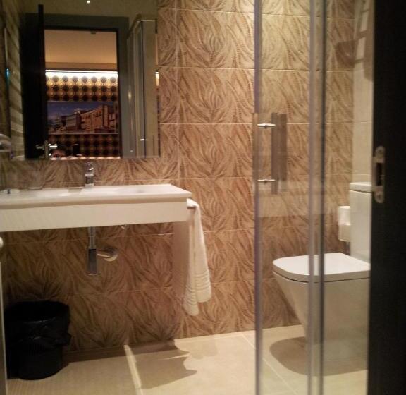 اتاق استاندارد, Hostal Barcelona