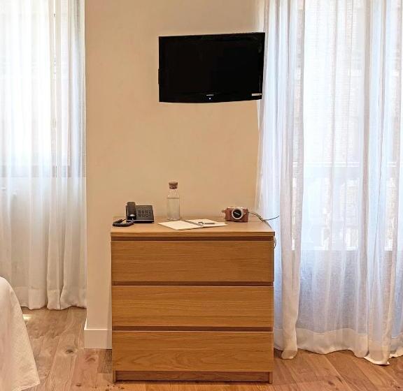 اتاق استاندارد سه نفره, Boutique Astorga