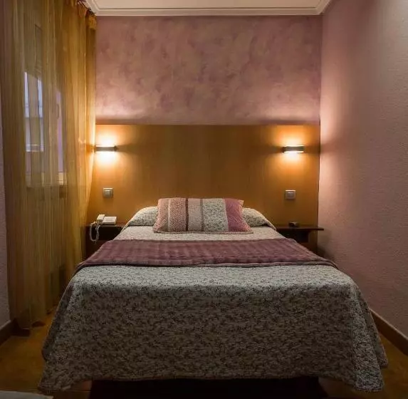 اتاق استاندارد یک نفره, Hostal Goya Suites