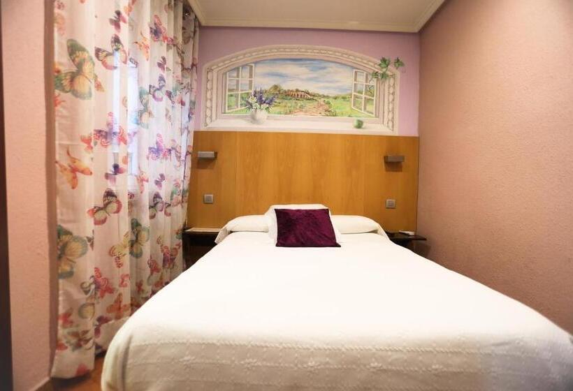 اتاق استاندارد یک نفره, Hostal Goya Suites