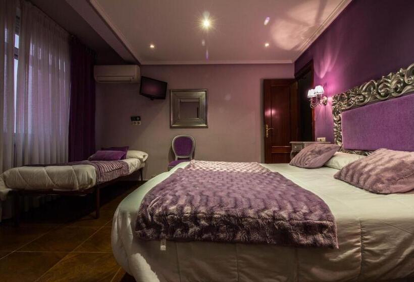 غرفة قياسية ثلاثية, Hostal Goya Suites