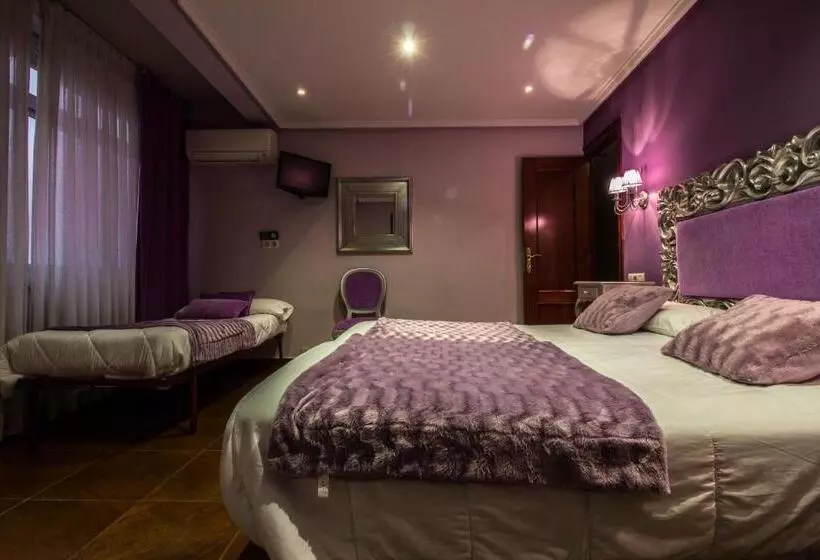اتاق استاندارد سه نفره, Hostal Goya Suites