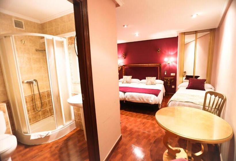 اتاق استاندارد سه نفره, Hostal Goya Suites