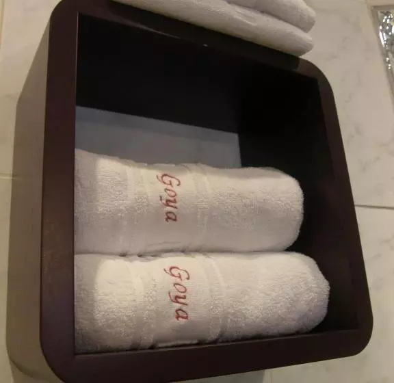 اتاق استاندارد چهار تخته, Hostal Goya Suites