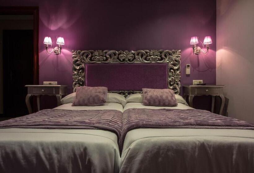 اتاق استاندارد سه نفره, Hostal Goya Suites