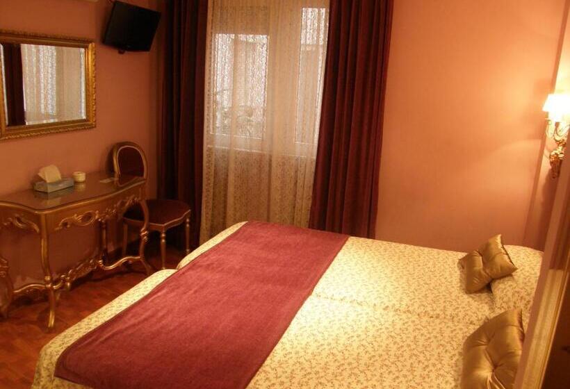 غرفة قياسية ثلاثية, Hostal Goya Suites