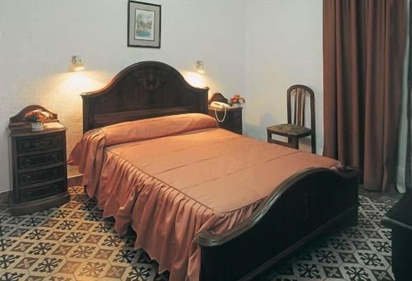 اتاق استاندارد یک نفره, Hostal Sierpes