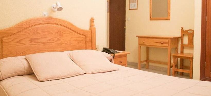 اتاق استاندارد یک نفره, Hostal Sierpes