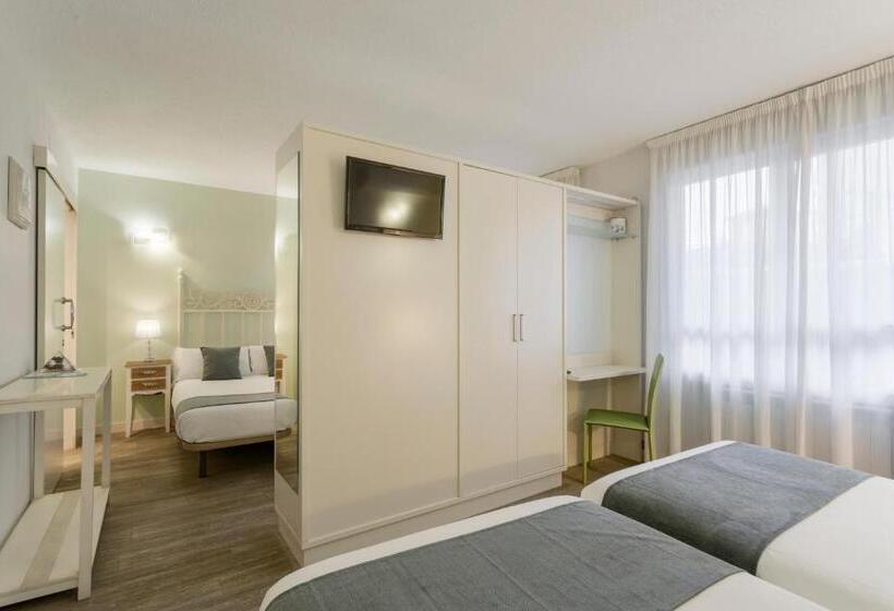 חדר סטנדרט לשלושה, Alda Centro Zamora