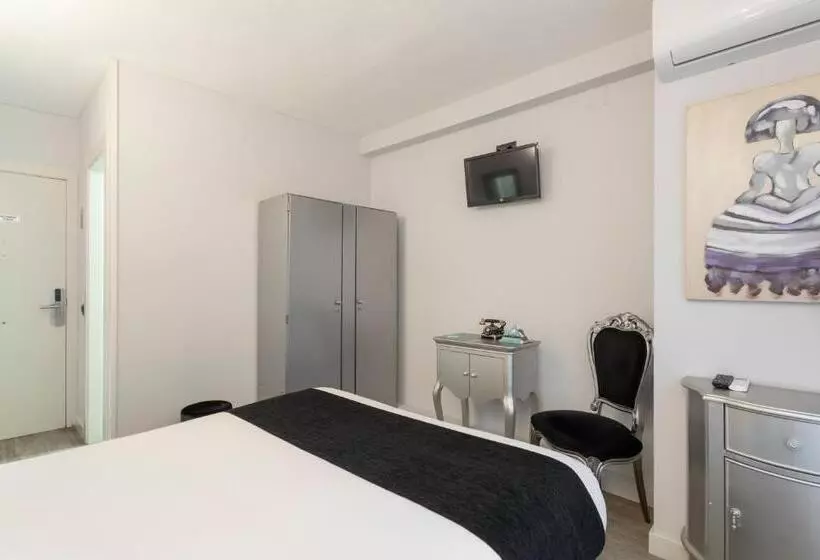 اتاق اکونومی, Alda Centro Zamora