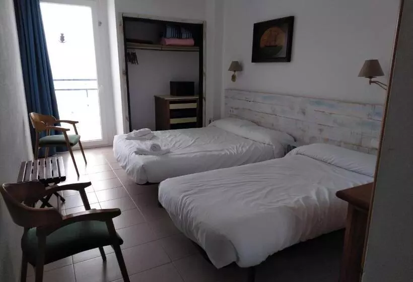 Quarto standard vista mar com balcao, Corisco
