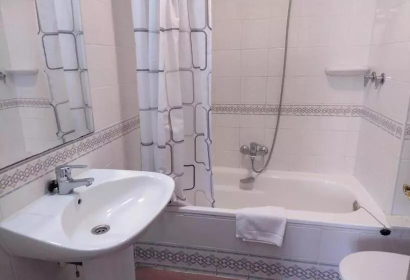 Quarto standard vista mar com balcao, Corisco
