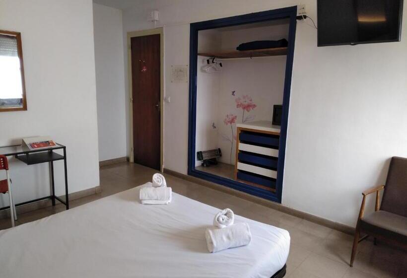 Chambre Economy, Corisco
