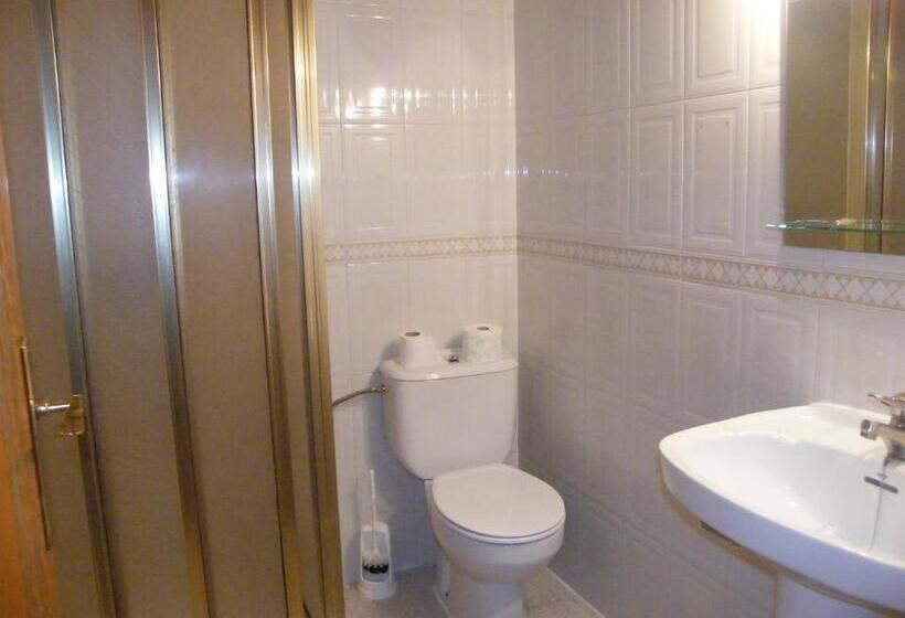 غرفة قياسية ثلاثية, Hostal Dulcinea