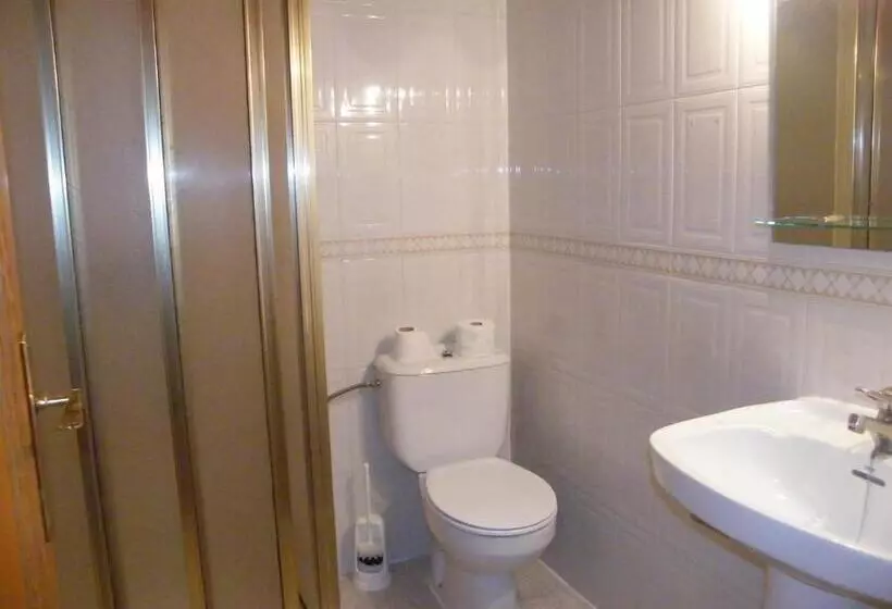 3-Bett-Standardzimmer, Hostal Dulcinea