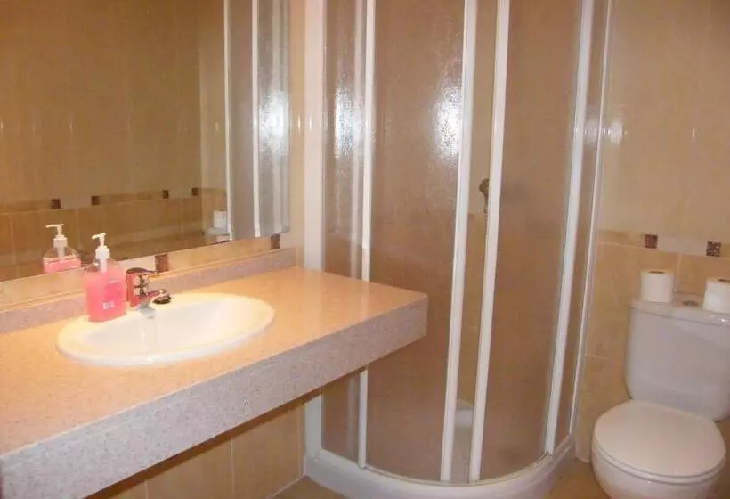 3-Bett-Standardzimmer, Hostal Dulcinea