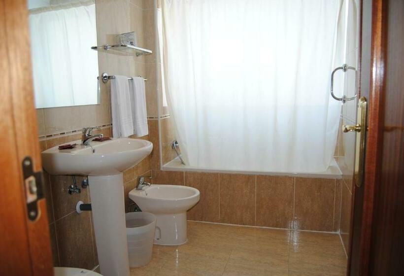 Номер Стандарт Трехместный, Hostal El Mirador