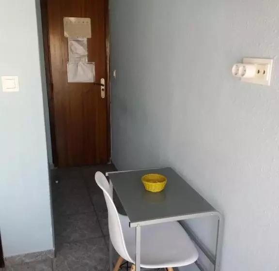 Economy Yhden Hengen Huone, Hostal La Pilarica