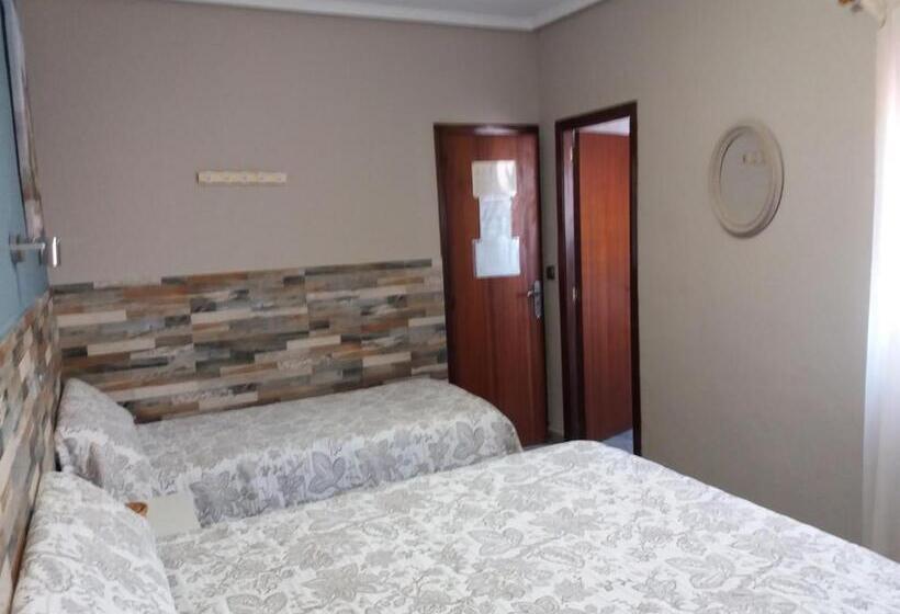 Семейный Номер, Hostal La Pilarica