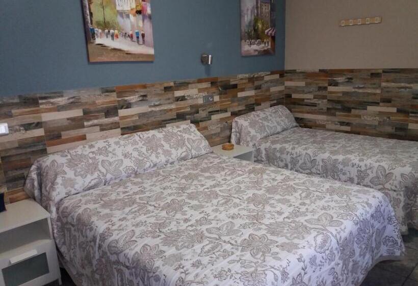 Семейный Номер, Hostal La Pilarica