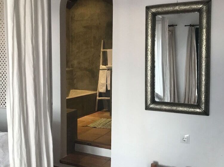 חדר מלכותי, La Posada Del Torcal