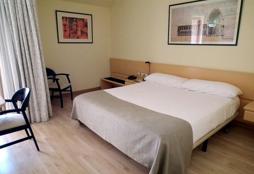 اتاق استاندارد با چشمانداز دریاچه, Parquesur