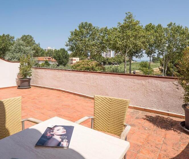 غرفة عائلية, Platja d'Aro