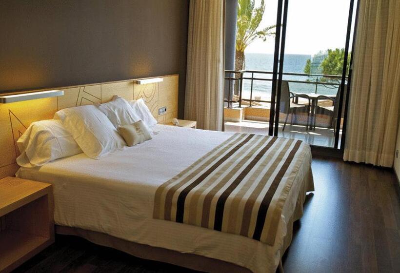 اتاق استاندارد با چشم‌انداز دریا, Sant Pol