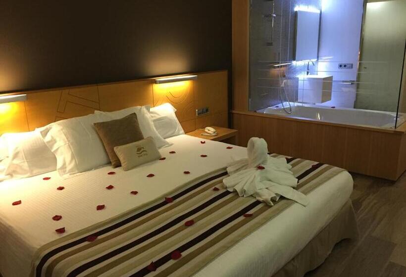 اتاق سوپریور با چشم‌انداز دریا, Sant Pol