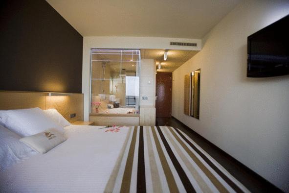 اتاق سوپریور با چشم‌انداز دریا, Sant Pol