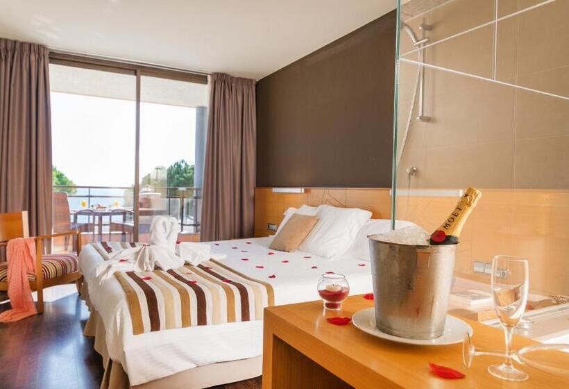 اتاق سوپریور با چشم‌انداز دریا, Sant Pol