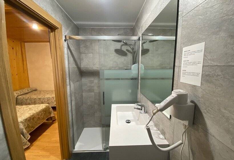 스탠다드 트리플 룸, Sant Antoni