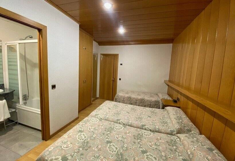 스탠다드 트리플 룸, Sant Antoni