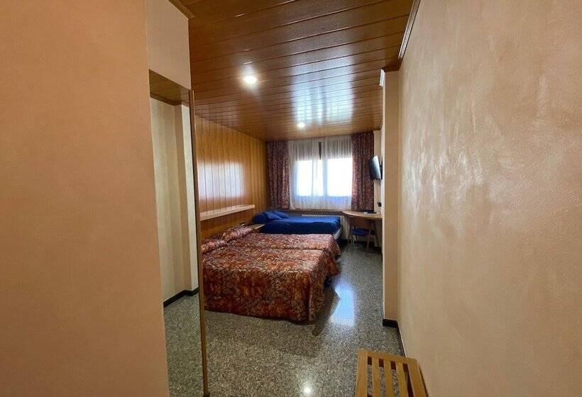 스탠다드 트리플 룸, Sant Antoni