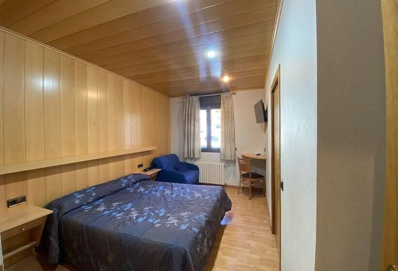 스탠다드 트리플 룸, Sant Antoni